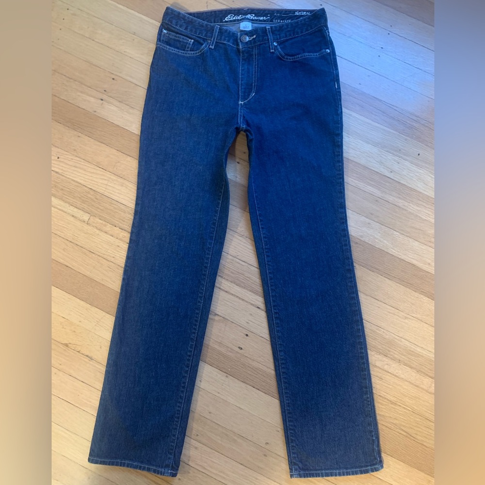 EUC EDDIE BAUER NATURAL STRAIGHT LEG MEDIUM BLUE WASH JEANS IN WOMENS SIZE 6